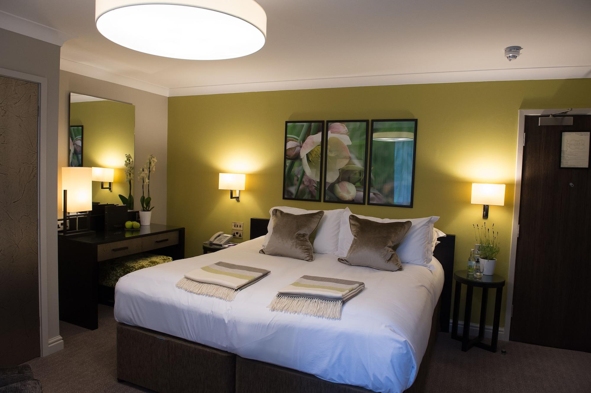 Hogarths Stone Manor Hotel