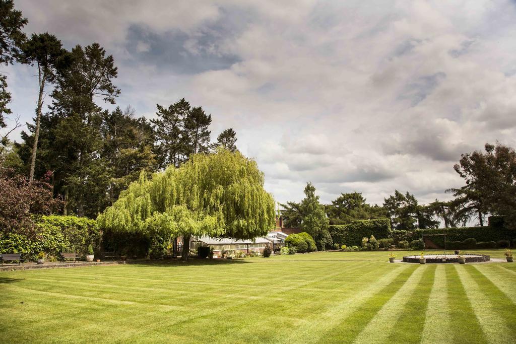 Hogarths Stone Manor Hotel